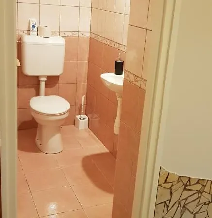 Oda ve Kahvaltı Alice Vendeghaz Kalocsa