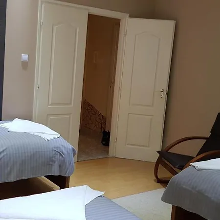 Alice Vendeghaz Oda ve Kahvaltı
