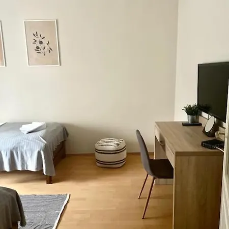Alice Vendeghaz Oda ve Kahvaltı Kalocsa