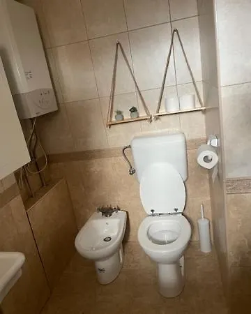 Alice Vendeghaz Oda ve Kahvaltı 3*